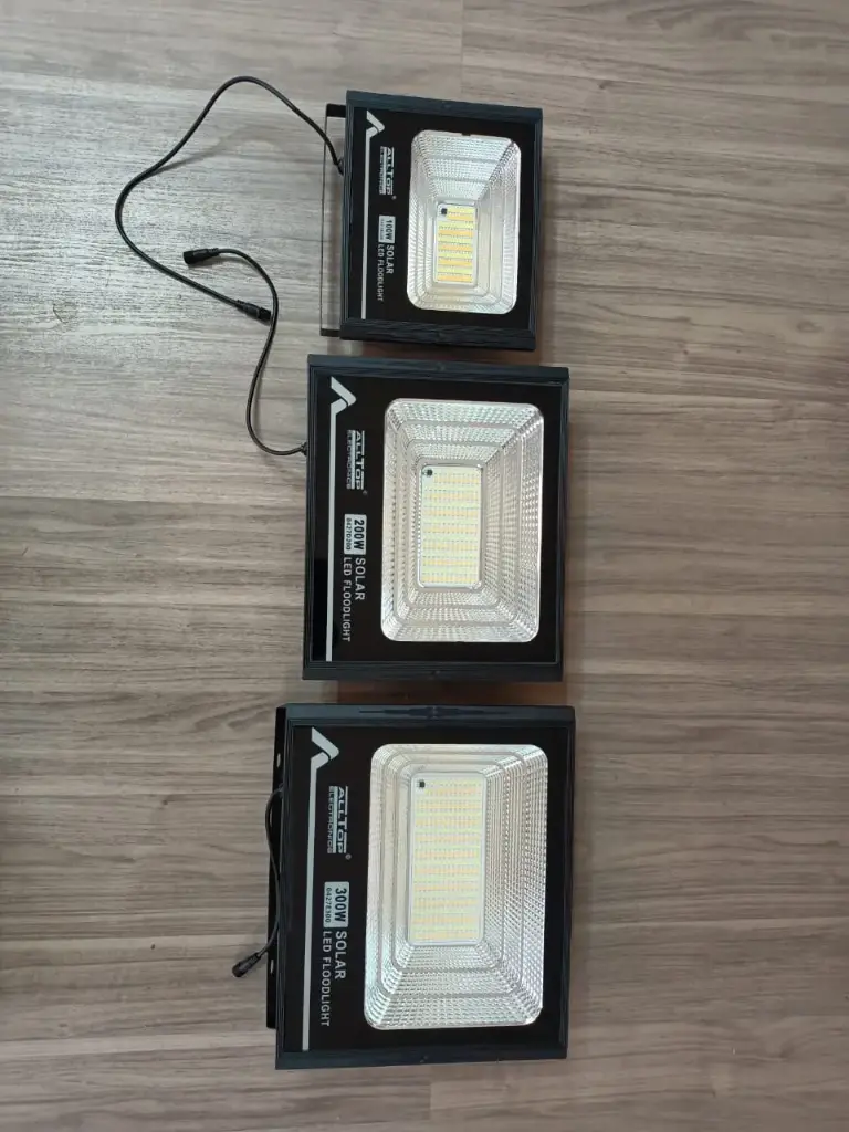 100W SOLAR FLOODLIGHT