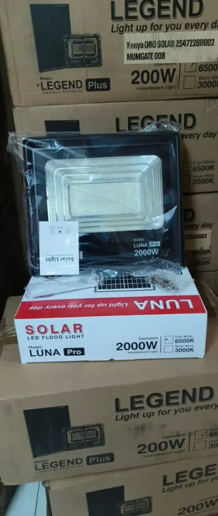 2000W SOLAR FLOOD LIGHT