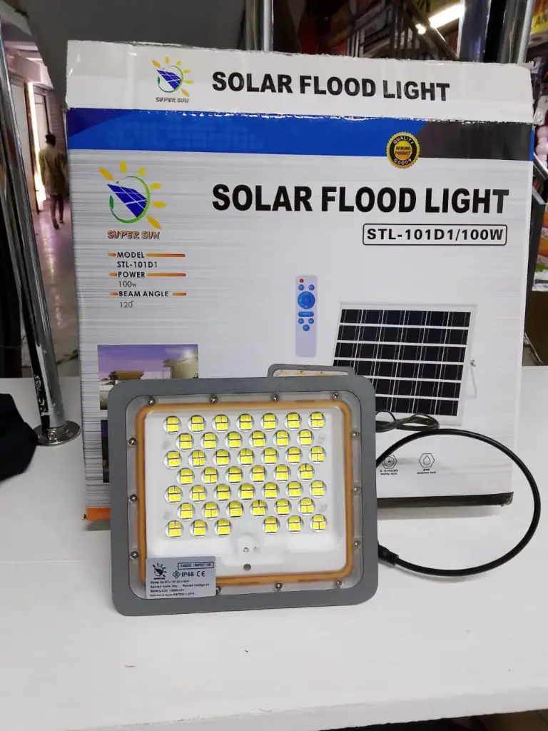 100W SOLAR FLOOD LIGHT